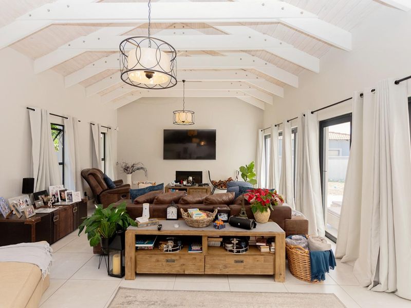 3-Bedroom House in Prestige Langebaan Country Estate - Photo 3