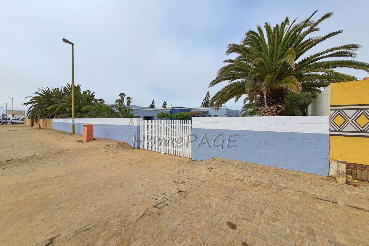 Henties Bay Proper:  5 Bedroom FARMSTYLE HOME is for Sale - Photo 3