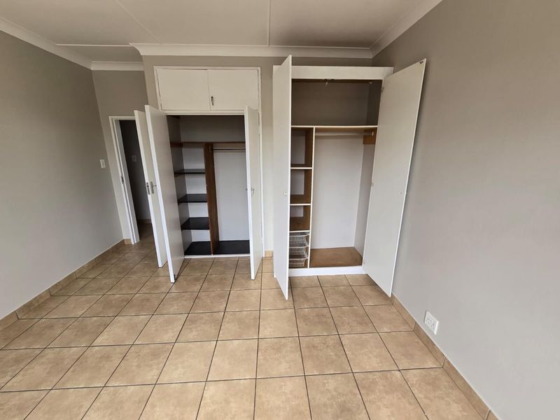 2 Bedroom apartment in Rietfontein - Photo 10