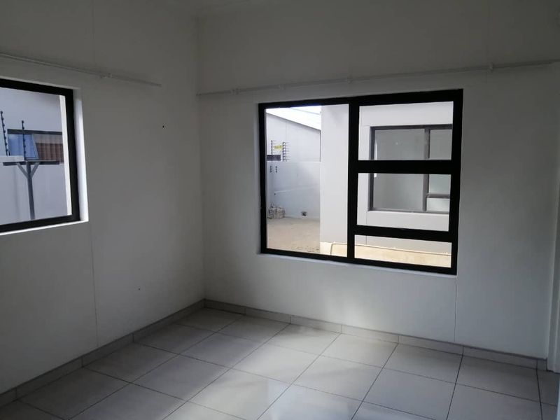Flat for sale,Okahandja - Photo 1