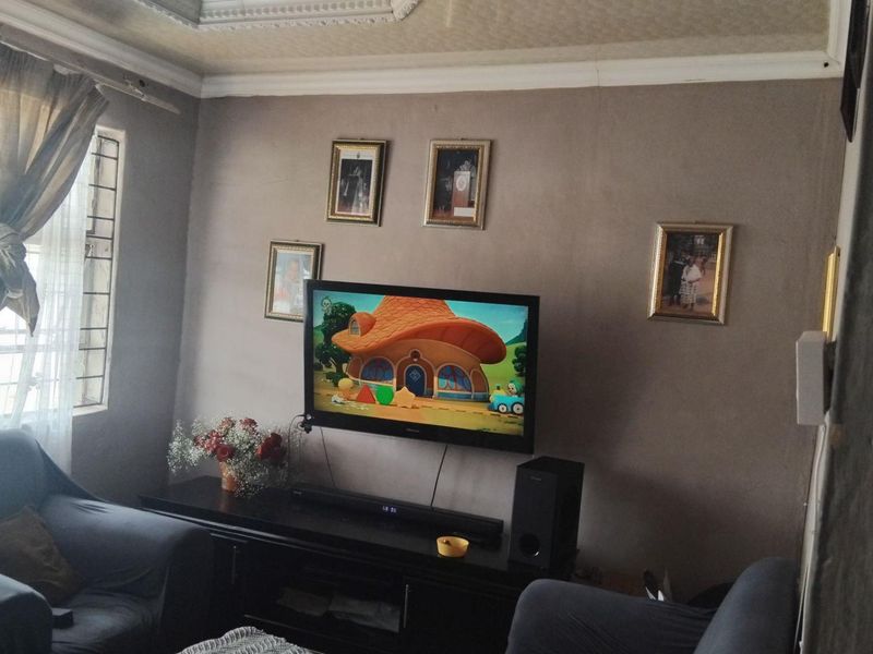 2 Bedroom House For Sale in Saulsville - Photo 6