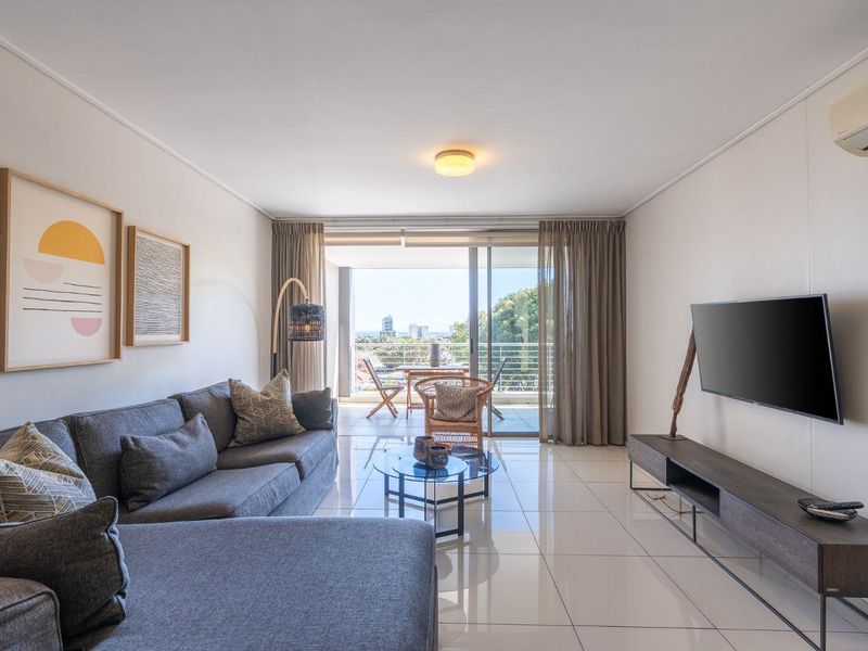 Light and Bright Green Point Apartment - Photo 4