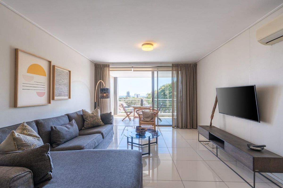 Light and Bright Green Point Apartment - Photo 4