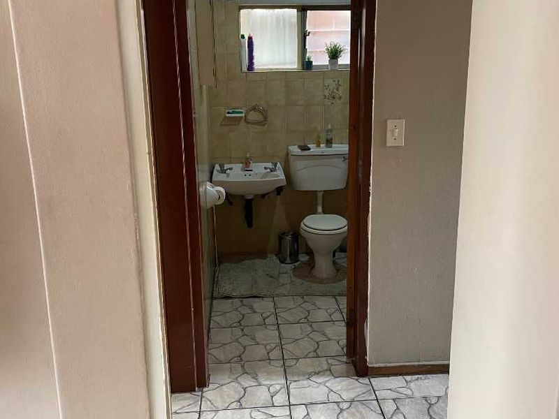 2 Bedroom Flat in Silverton FOR SALE - Photo 7