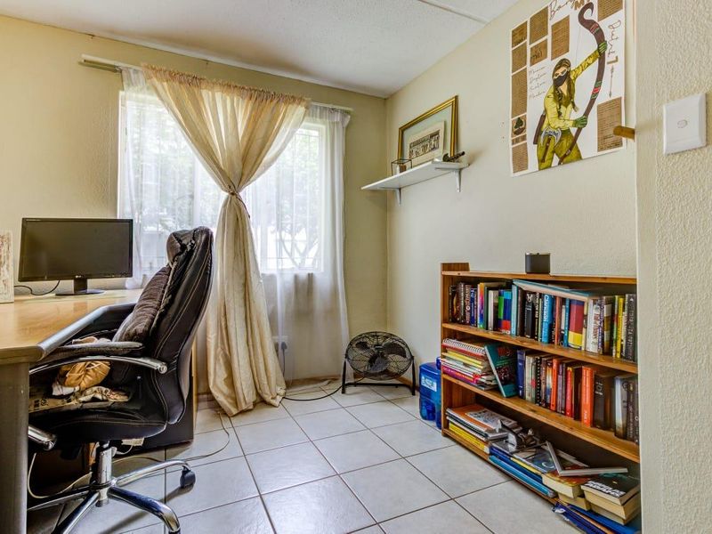 2 Bedroom Townhouse in Glen Marais - Photo 10