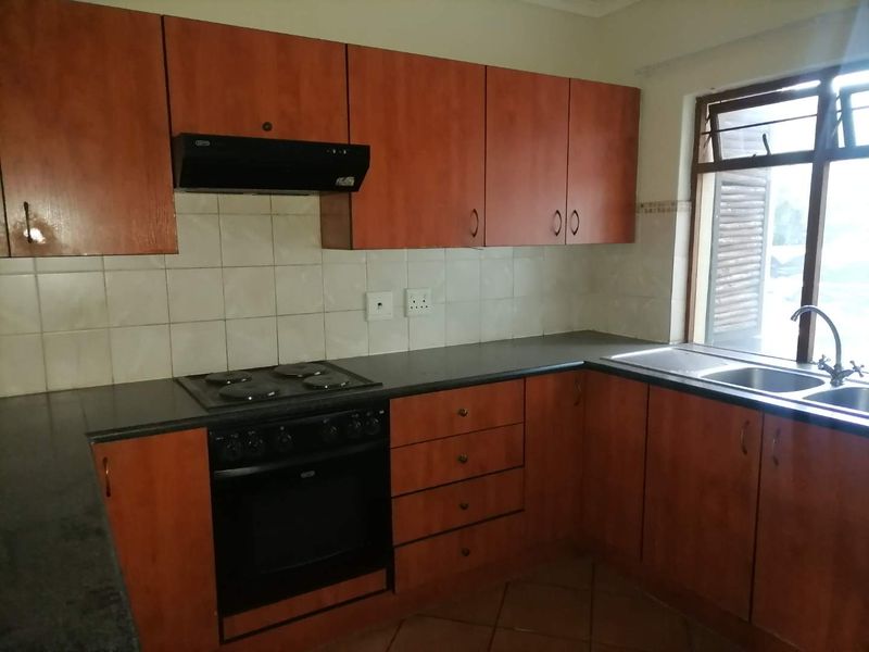 **Charming 2-Bedroom Apartment for Sale in 21 Zambezi Estates** - Photo 3