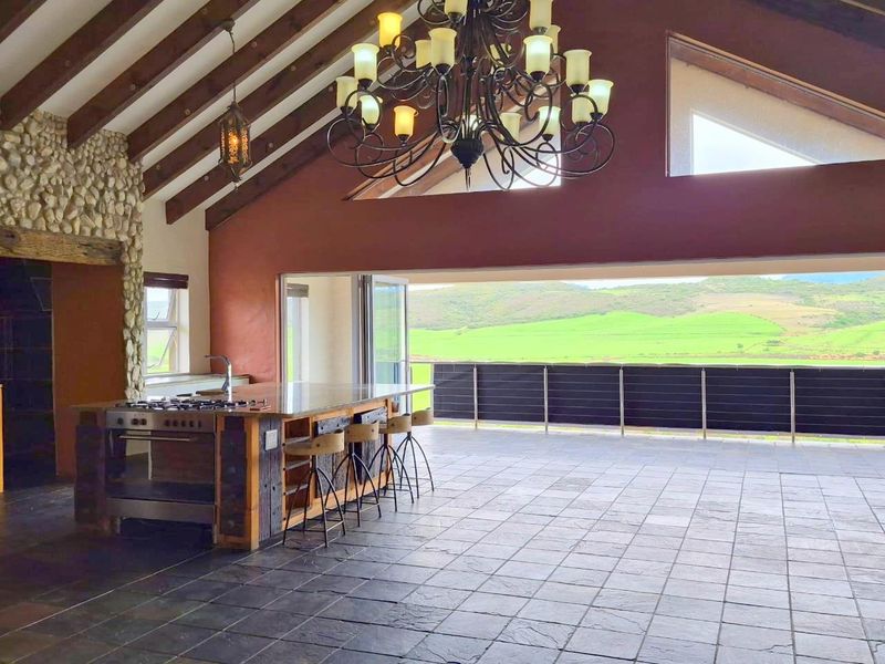 Exceptional Family Home in Reebok: A Perfect Blend of Rustic Charm and Contemporary Sophistication - Photo 3