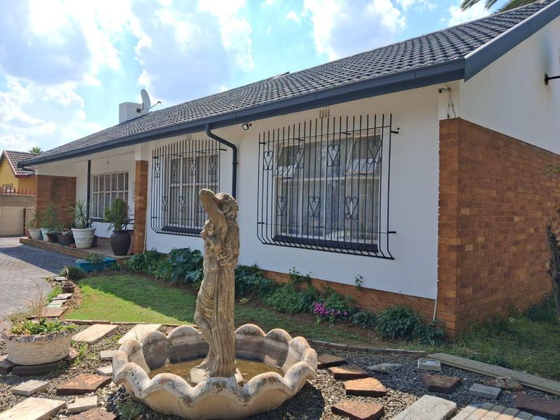 3 Bedroom House For Sale in Vanderbijlpark SE6 - Photo 2