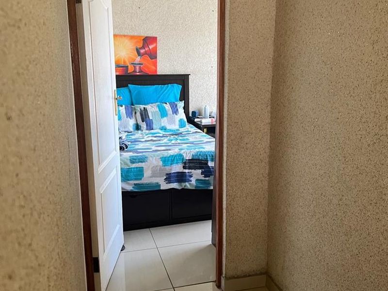 Bright and airy property for sale. - Photo 6