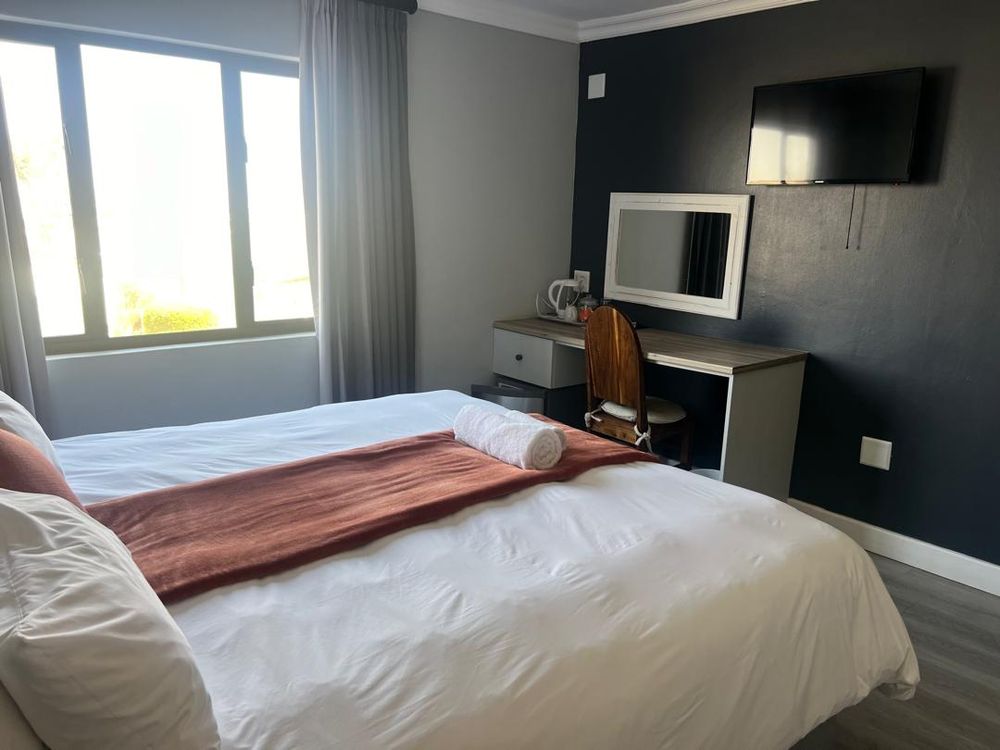 Standard double bedroom