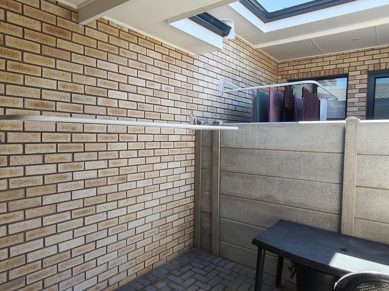 Charming Move-In Ready Single-Level Home - Photo 9