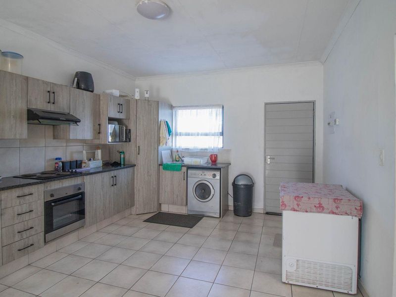 Beautiful apartment in a secure complex for sale - Photo 2