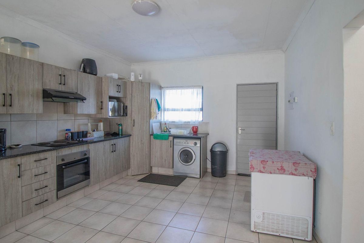 Beautiful apartment in a secure complex for sale - Photo 2