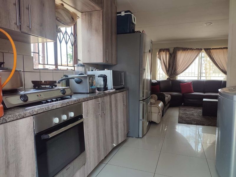 3 Bedroom House for Sale in Cosmo City - Photo 4
