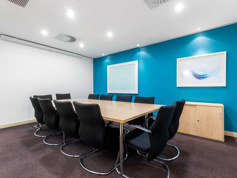 Private office space for 5 persons in Regus Umhlanga Ridge. - Photo 5