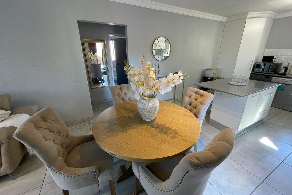 BEAUTIFUL FIRST FLOOR APARTMENT FOR SALE IN ROOIHUISKRAAL NORTH!!! - Photo 5