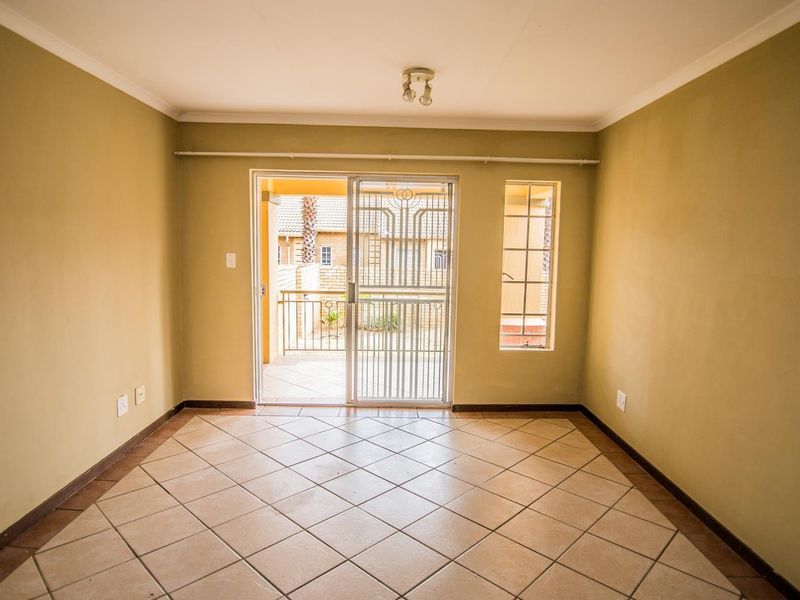 3 Bedroom Simplex with a Private Garden - Photo 6