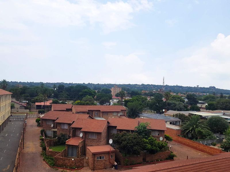 Prime Location - Photo 2