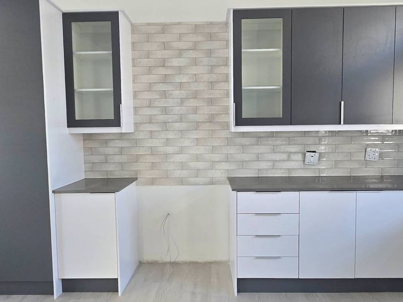 Brand New 5-Bedroom Coastal Home Just 150m from the Beach – No Transfer Duty! - Photo 9