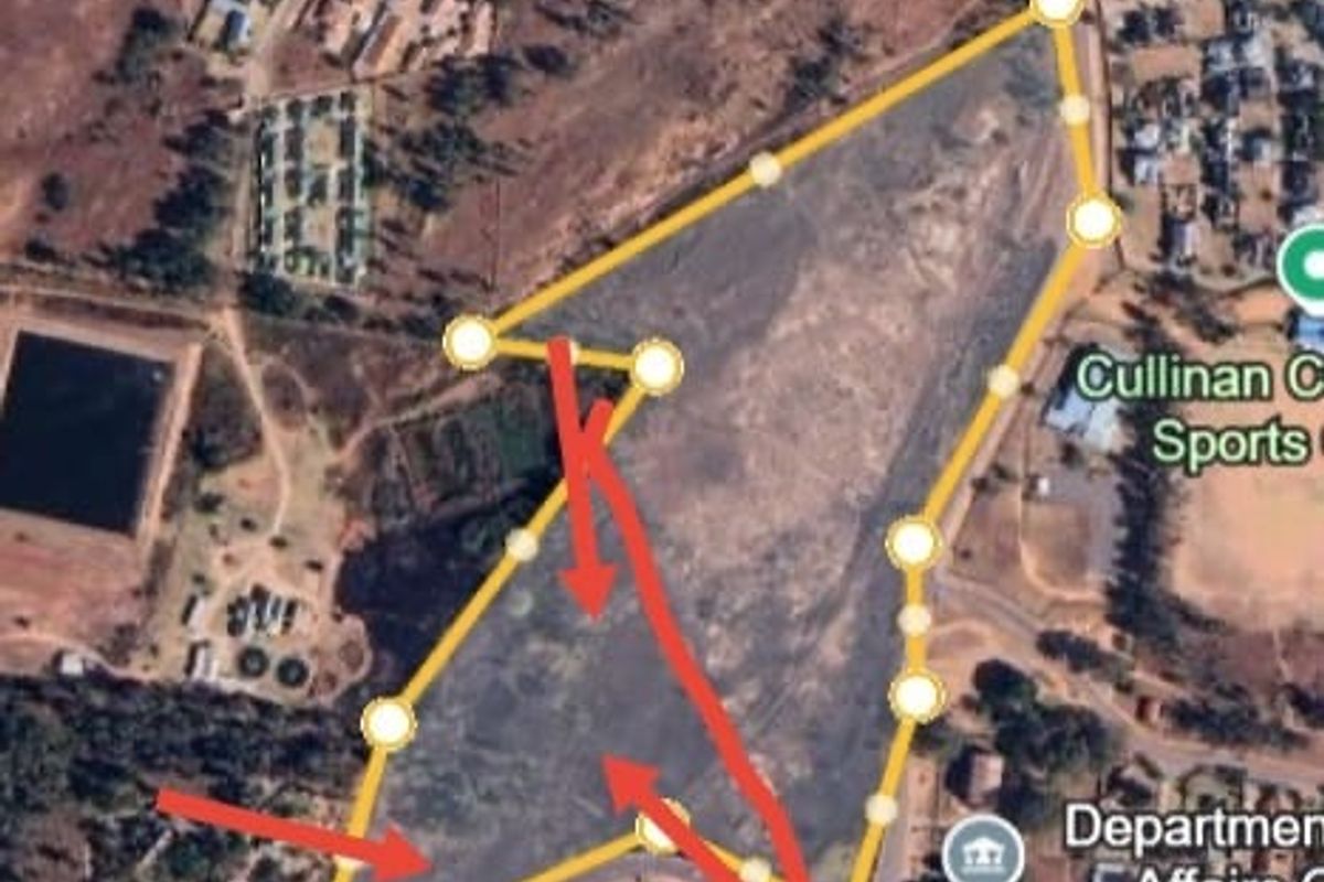 Aerial satellite view of a large land parcel in Cullinan, showing property boundaries and access points.