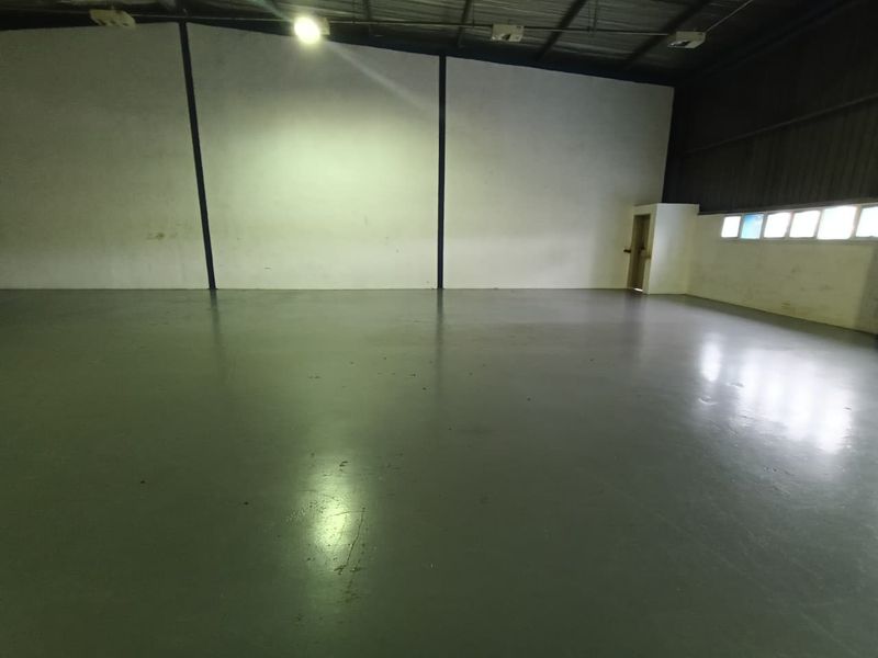 363m2 CLEAN & NEAT WAREHOUSE TO LET – HEART OF WESTMEAD - Photo 8