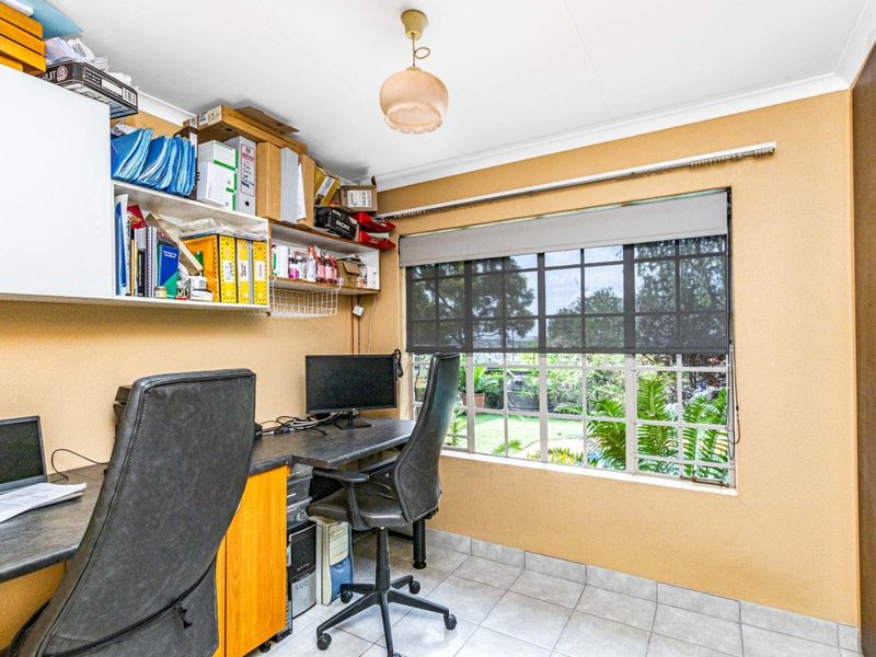 HOUSE WITH SEPARATE FLAT IN MINT CONDITION - Photo 8