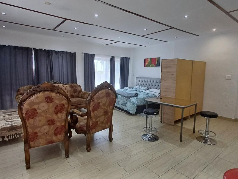 To Let (furnished) - Photo 3