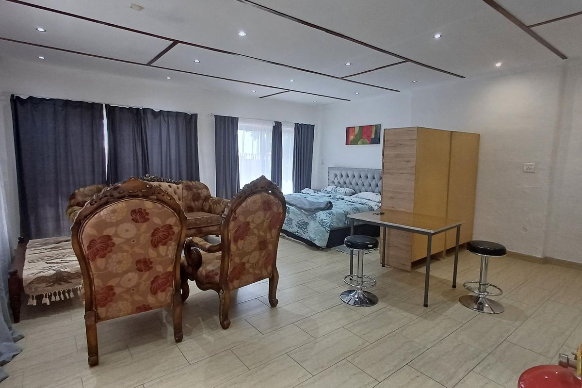 To Let (furnished) - Photo 3