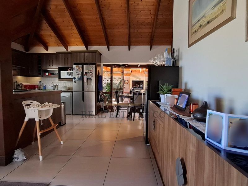 Family Home for Sale – Stylish & Move-In Ready - Photo 6