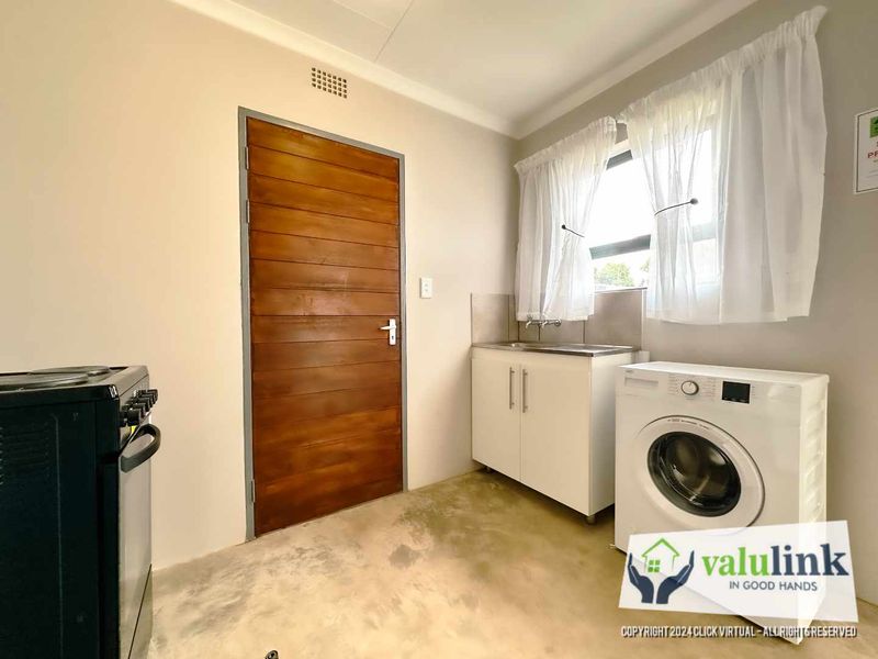 NEW MODDER R 820 600! 3 beds and 2 baths ! - Photo 10