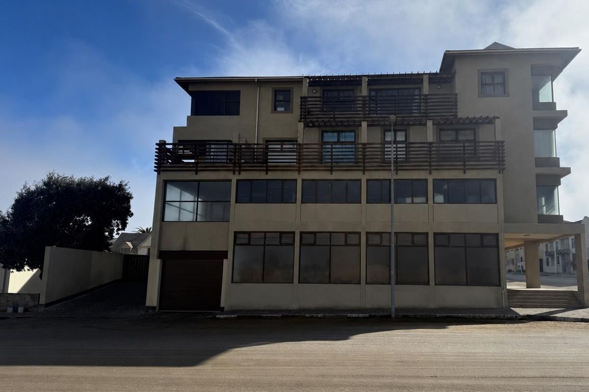 FOR SALE: PRIME MIXED-USE INVESTMENT PROPERTY WITH OFFICES, APARTMENTS & PENTHOUSE , CENTRAL, SWAKOPMUND - Photo 4