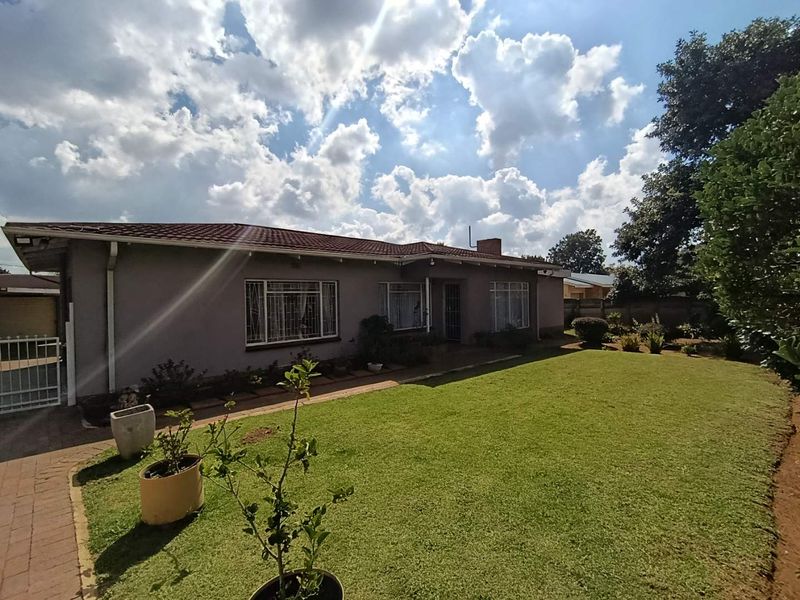 Immaculate Family Home for Sale- Northmead - Photo 3
