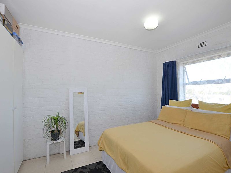 Neat Two Bedroom Apartment - Photo 7