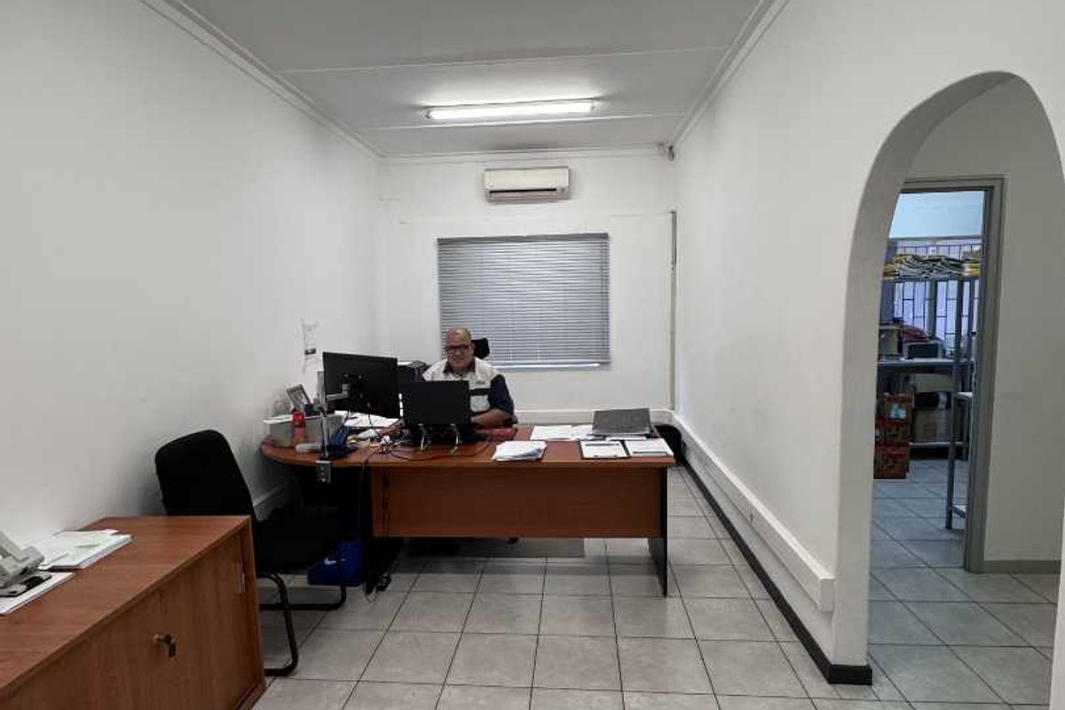 Warehouse To Let In Northern Industrial NAD 75 000 Excluding VAT - Photo 5