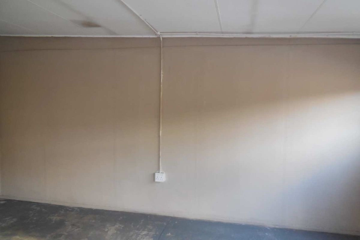 Room Available - Photo 3