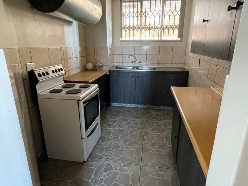 2 Bedroom & 2 Bathroom apartment for sale in Silverton - Photo 9