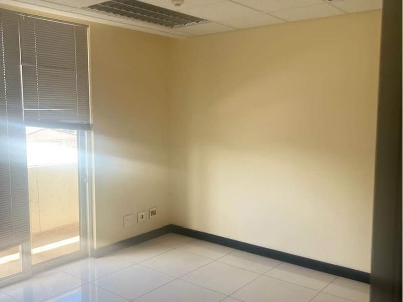 Office Space To Let - Photo 2