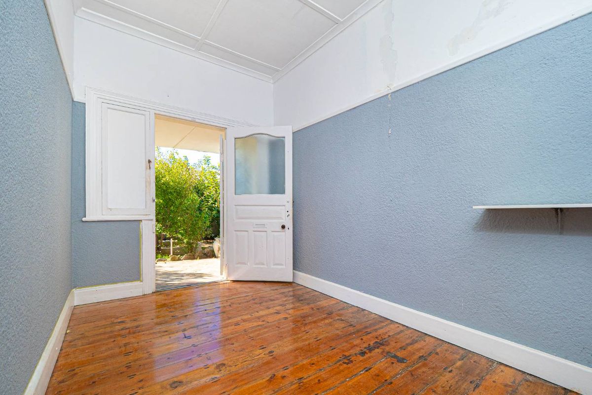 An outstanding family home waiting to be re-invigorated - Photo 5