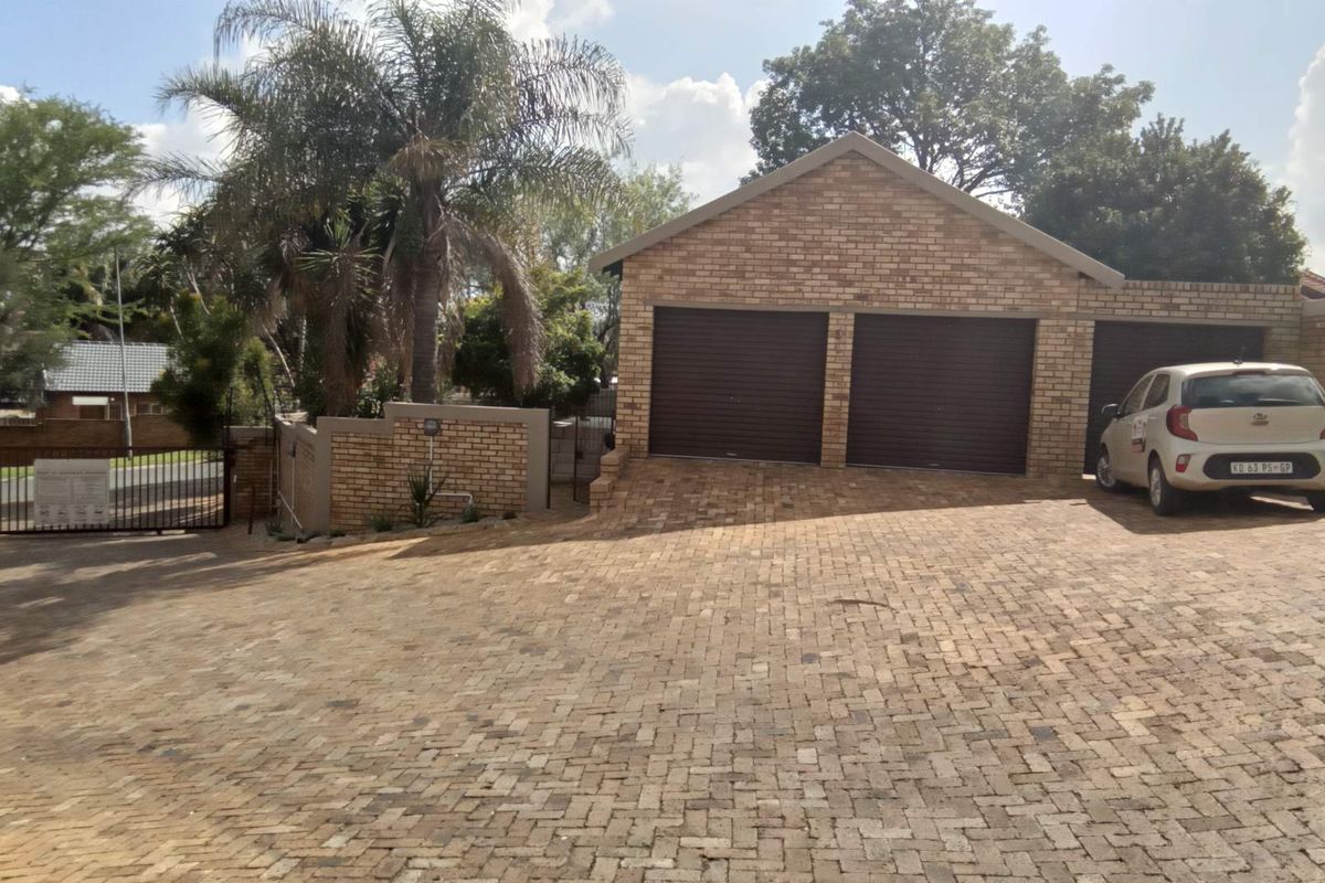 FOR YOUNG FAMILY OR INVESTOR - Photo 2