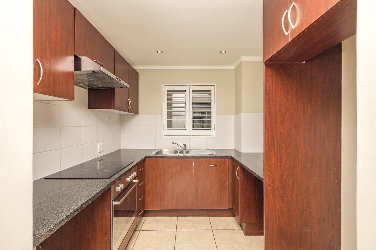 2 bedroomed apartment conveniently situated in Claremont - Photo 5