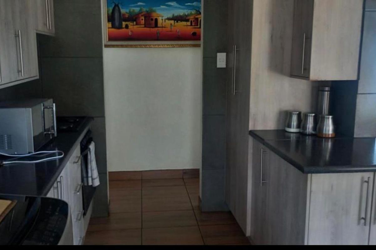 3 Bedroom house in Elandspark - Photo 5