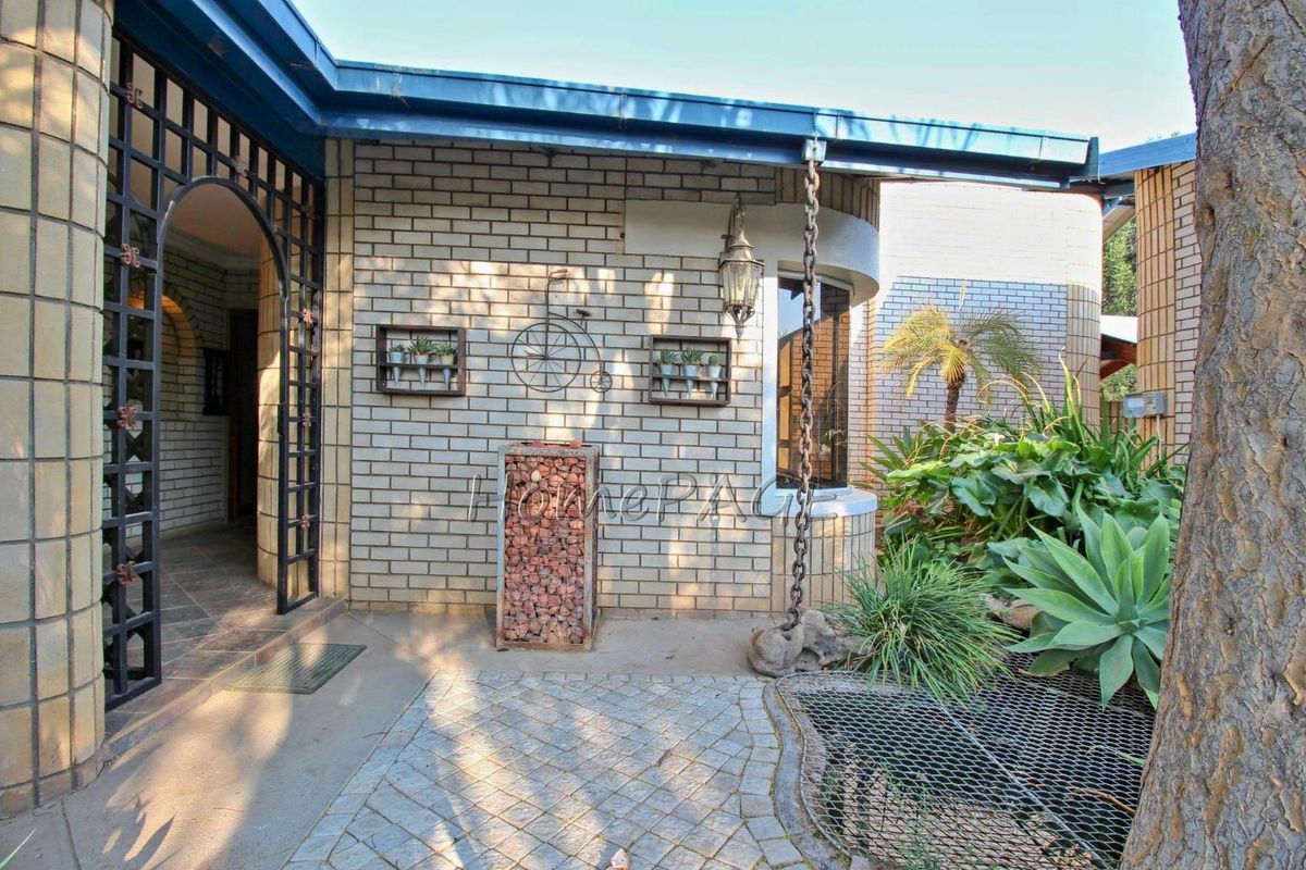 Ext 1, Otjiwarongo:  Stunning 4 Bedroom Home is for Sale - Photo 3