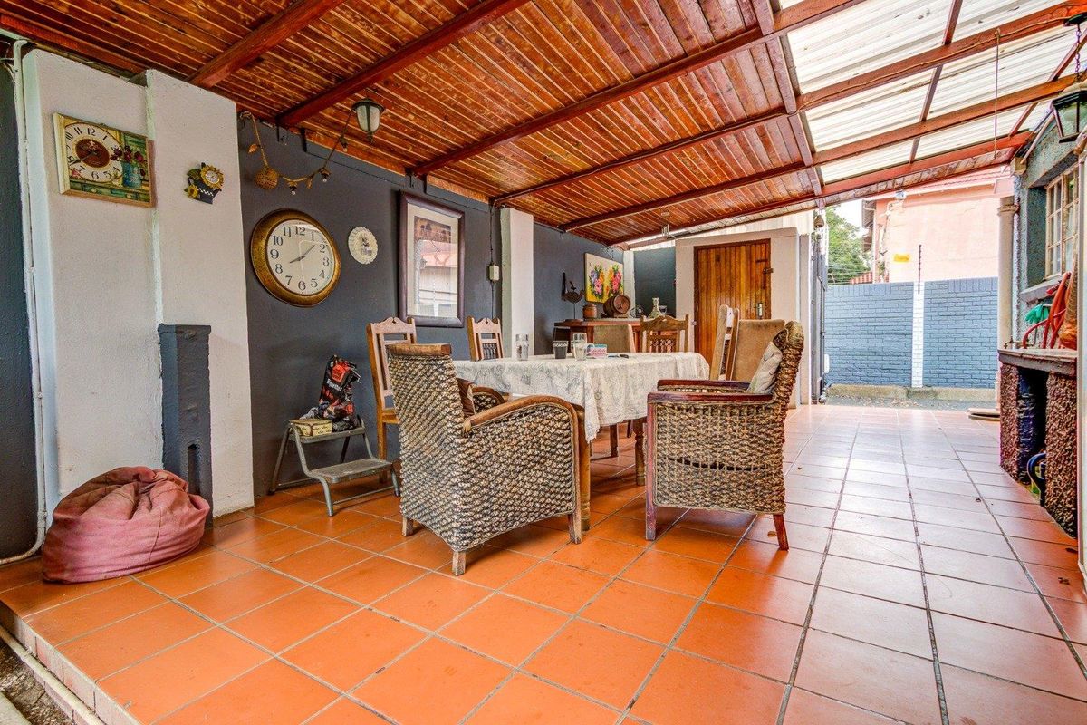 Escape the ordinary! Beautiful historic home. - Photo 4