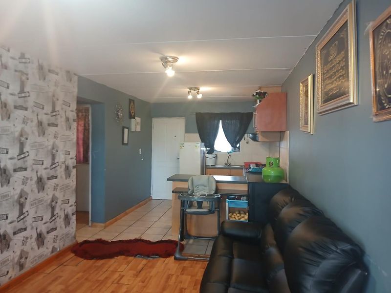 2 Bedroom Apartment for sale in Bellville - Photo 6