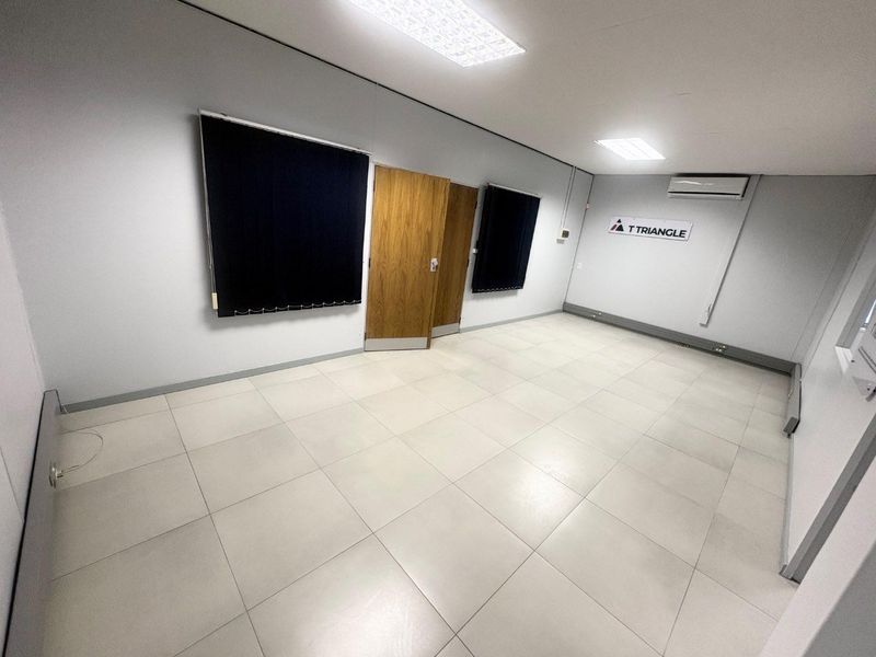 Office To Rent in Walvis Bay - Photo 2