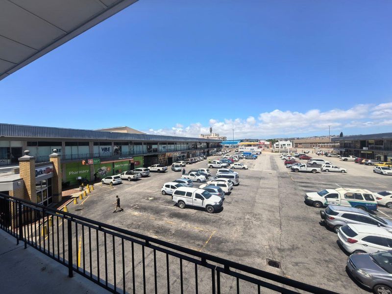 125m2 space available to let - Photo 7