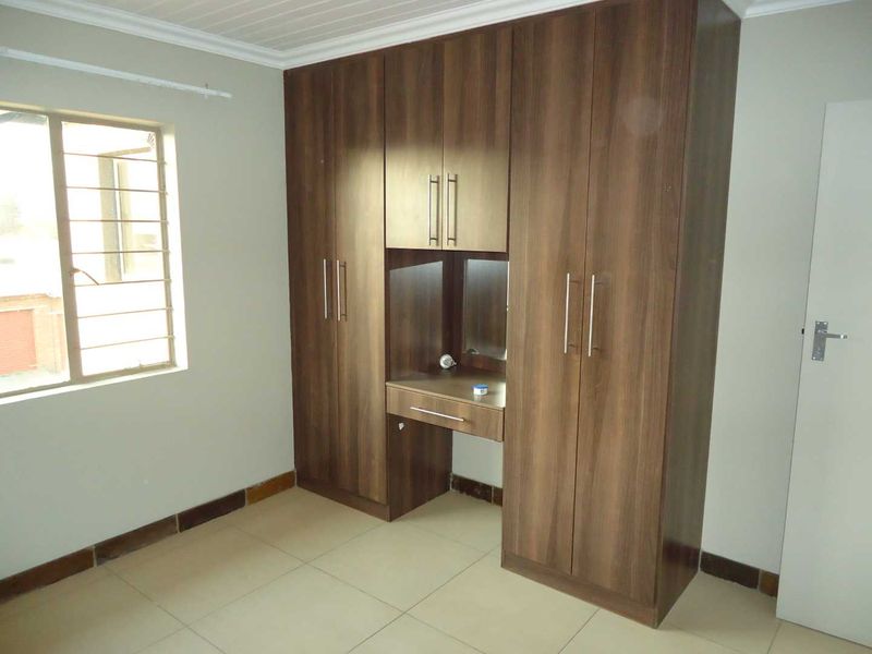 2 Bedroom Apartment To Let - Photo 9