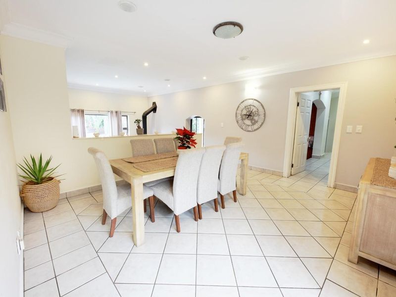 4 Bedroom For Sale in Woodhill Golf Estate - Photo 8