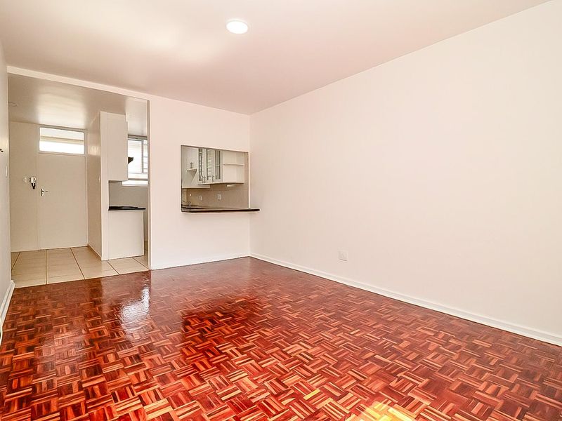 Sunlit One-Bedroom Apartment in Prime Location! - Photo 7