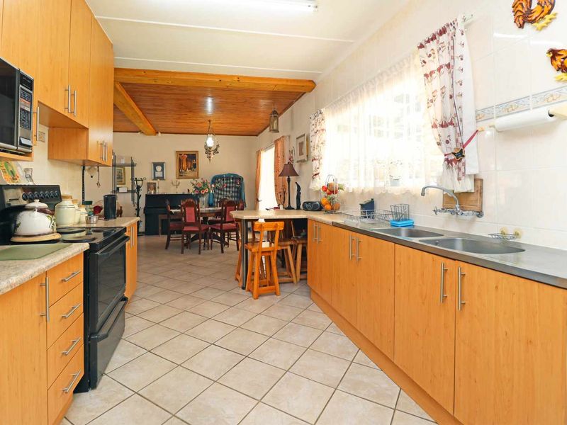 Beautiful well maintained family home - Photo 7